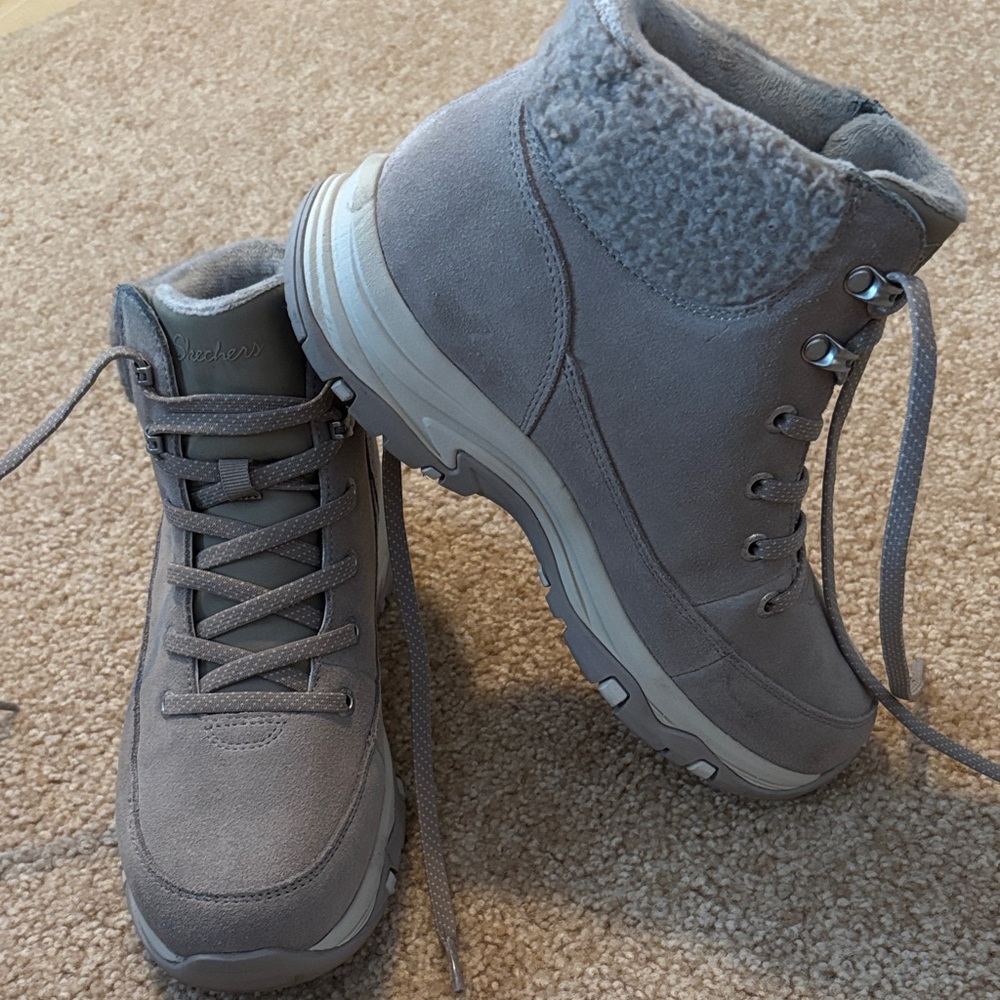 Skechers Women's Tan Winter Boots